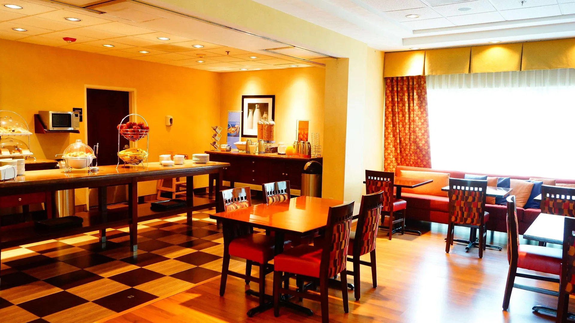 Hotel Hampton Inn By Hilton Guadalajara-Aeropuerto