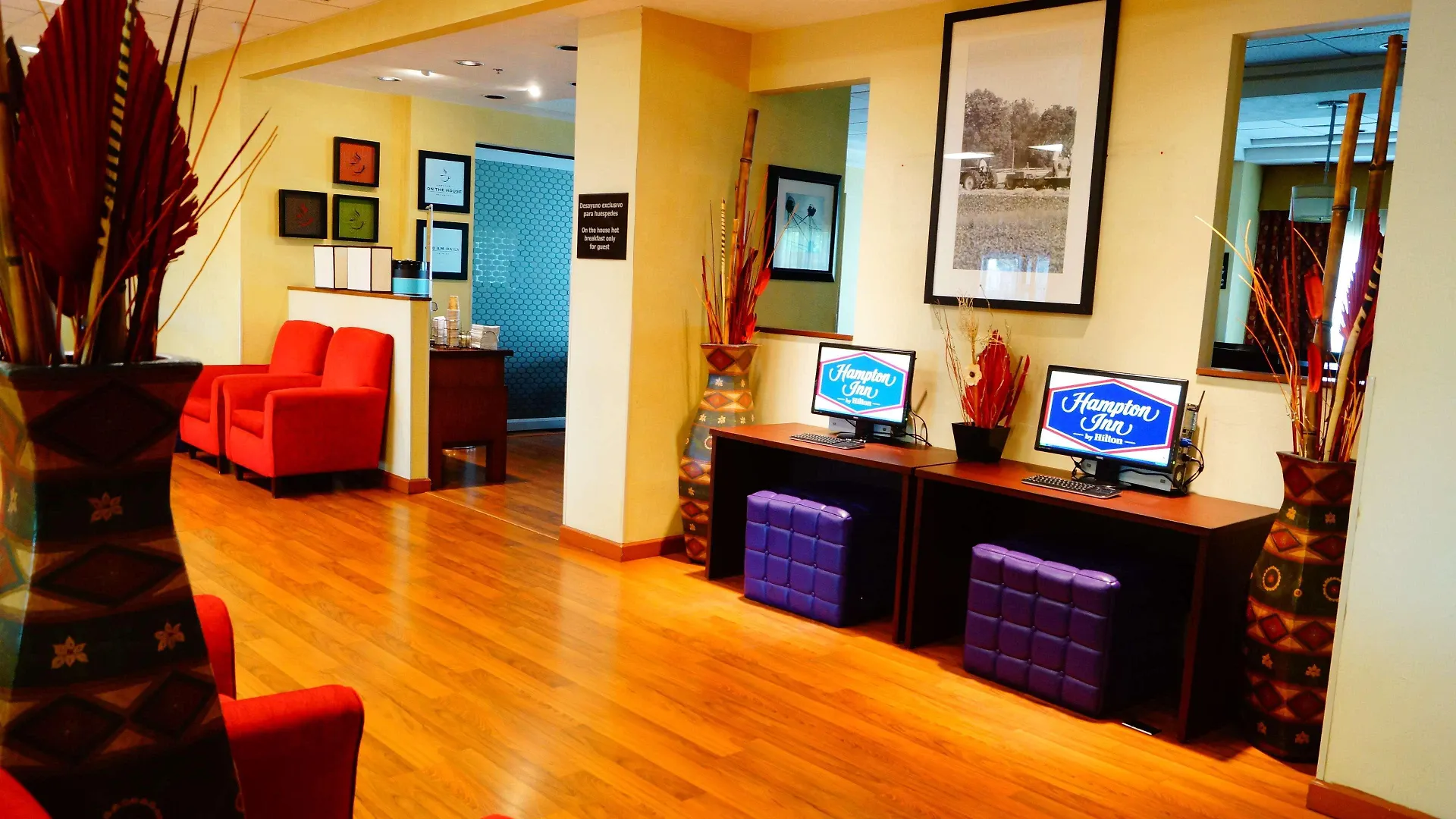 Hampton Inn By Hilton Guadalajara-Aeropuerto Hotel