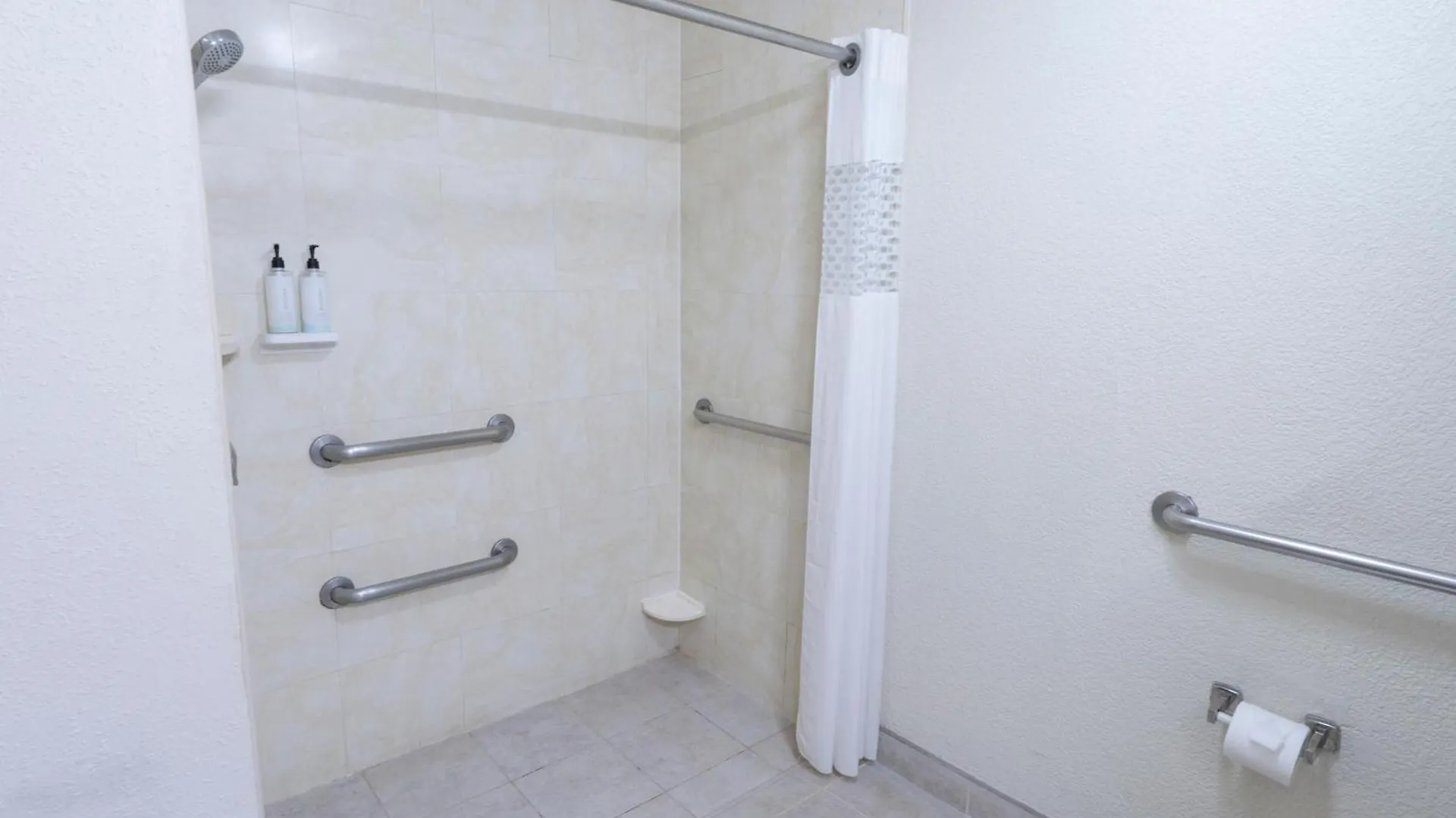 Hotel Hampton Inn By Hilton Guadalajara-Aeropuerto