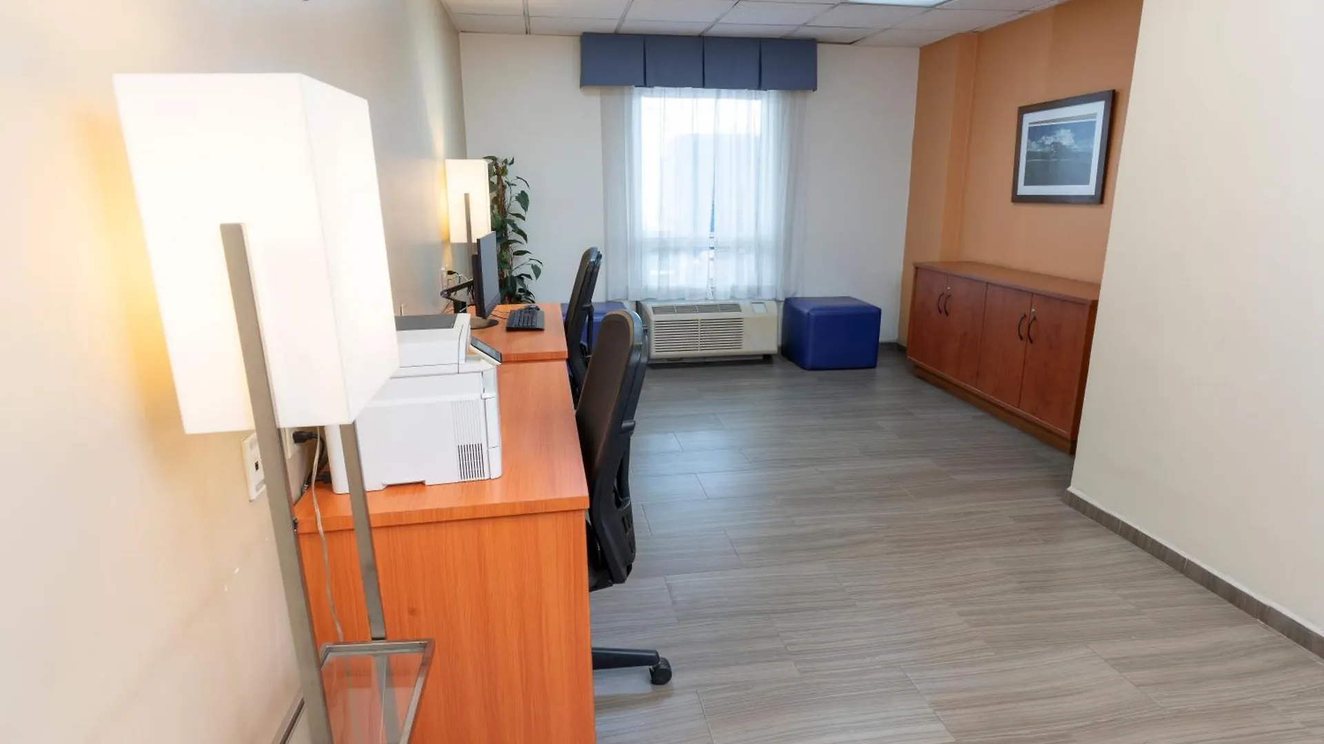 Hampton Inn By Hilton Guadalajara-Aeropuerto 3*, Guadalajara