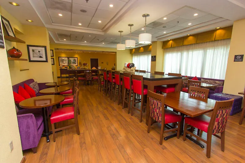 Hotel Hampton Inn By Hilton Guadalajara-Aeropuerto