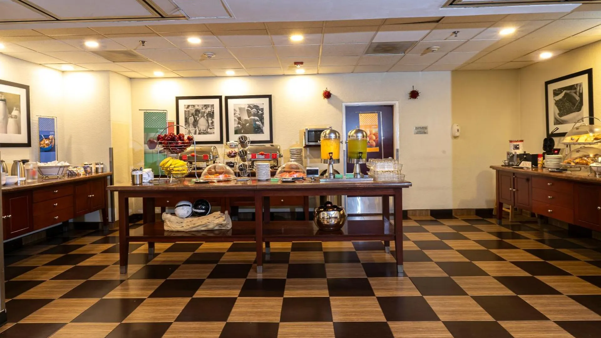 Hampton Inn By Hilton Guadalajara-Aeropuerto 3*, Guadalajara